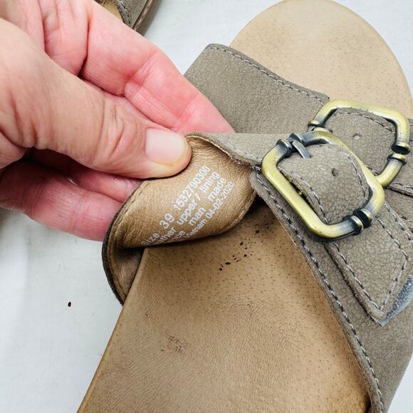 Dansko Taupe Leather Buckle Strap Wedge‎ Sandals Size 39 Comfort Classic Basic - Picture 13 of 14